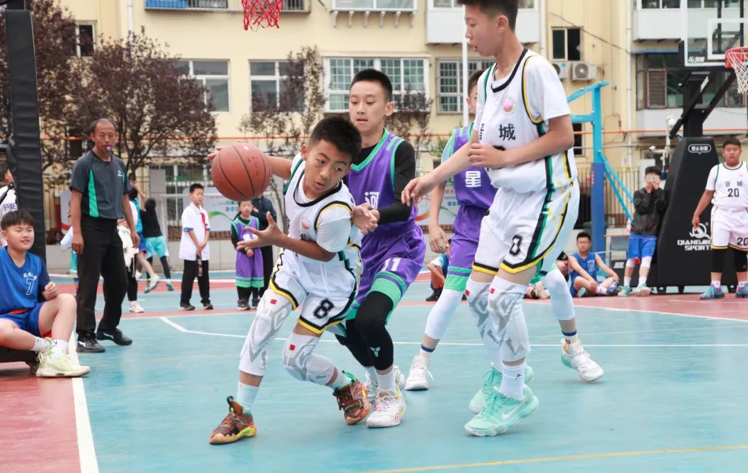 库里场均28分带队胜率仅五成三分时代超级得分手对比赛的影响力正在衰减？CBA中文网——中国男子篮球职业联赛赛程比分+球队数据+盘口分析